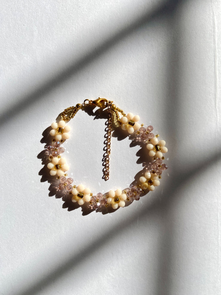 Creamy Petal Charm Bracelet