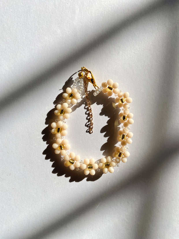 Creamy Blossom Beaded Bracelet