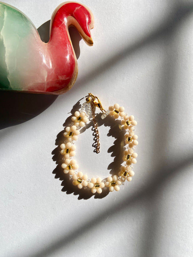 Creamy Blossom Beaded Bracelet